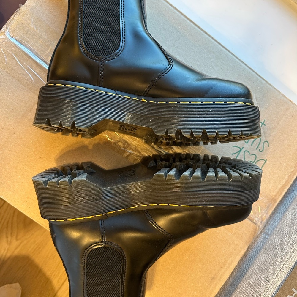 Dr. Martens 2976 Platform Black Leather Chelsea Boots - Picture 7 of 7